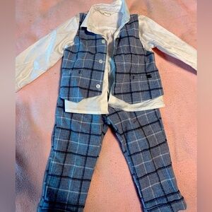 Boys size 18M